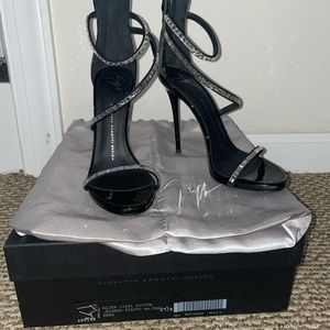 Giuseppe Zanotti - Alien Mignon Piatto (4.5 in)